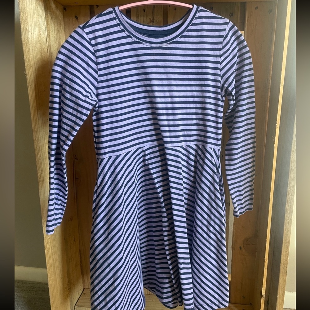 Girls long sleeved dress with pockets